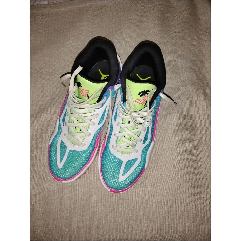 Jordan Men's Blue and Pink Trainers